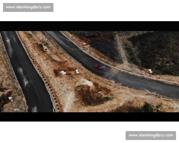 《激情飞扬的赛道上谁与争锋全力奔跑的比赛瞬间》